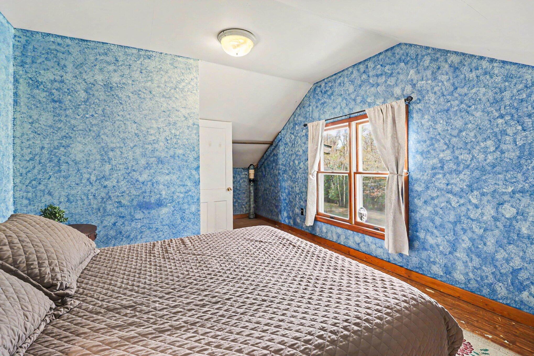 3625 South County Line Road Manistee, MI 49660 - Photo 22 of 34 Upper level bedroom 3