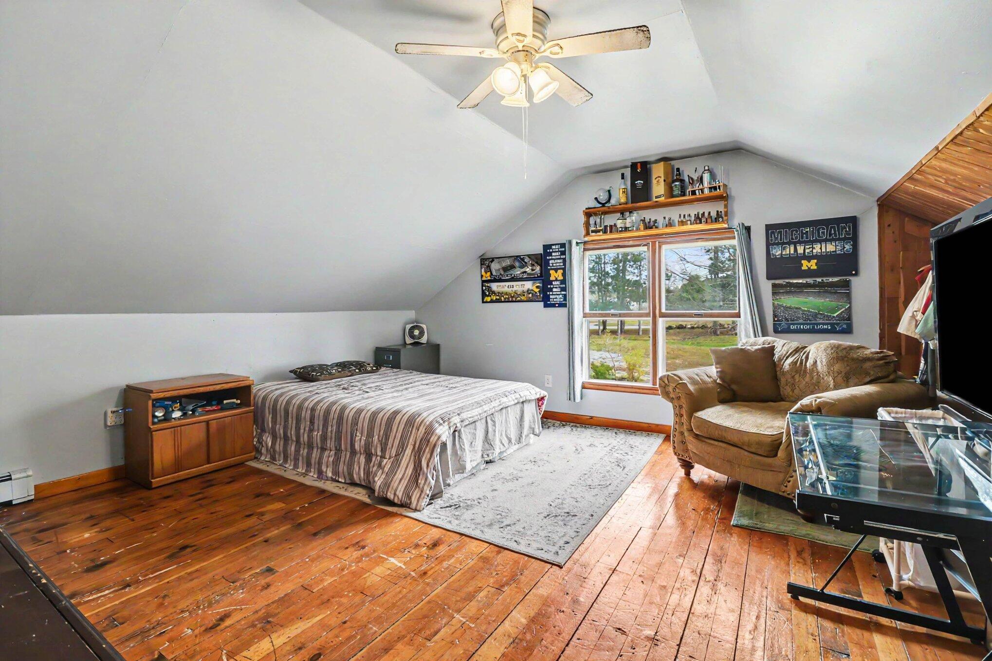 3625 South County Line Road Manistee, MI 49660 - Photo 23 of 34 Upper level bedroom 3
