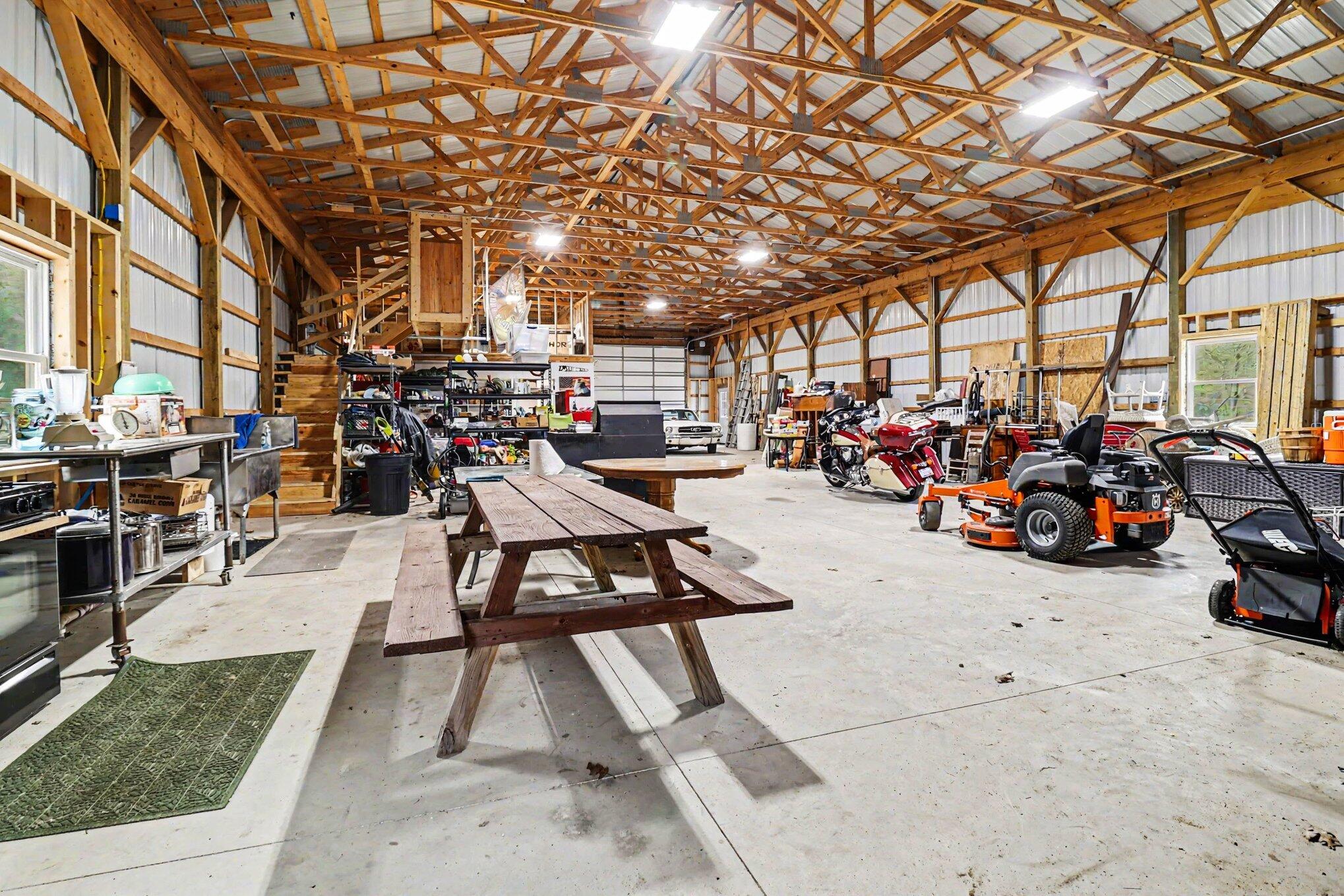3625 South County Line Road Manistee, MI 49660 - Photo 27 of 34 40 x 80 pole barm
