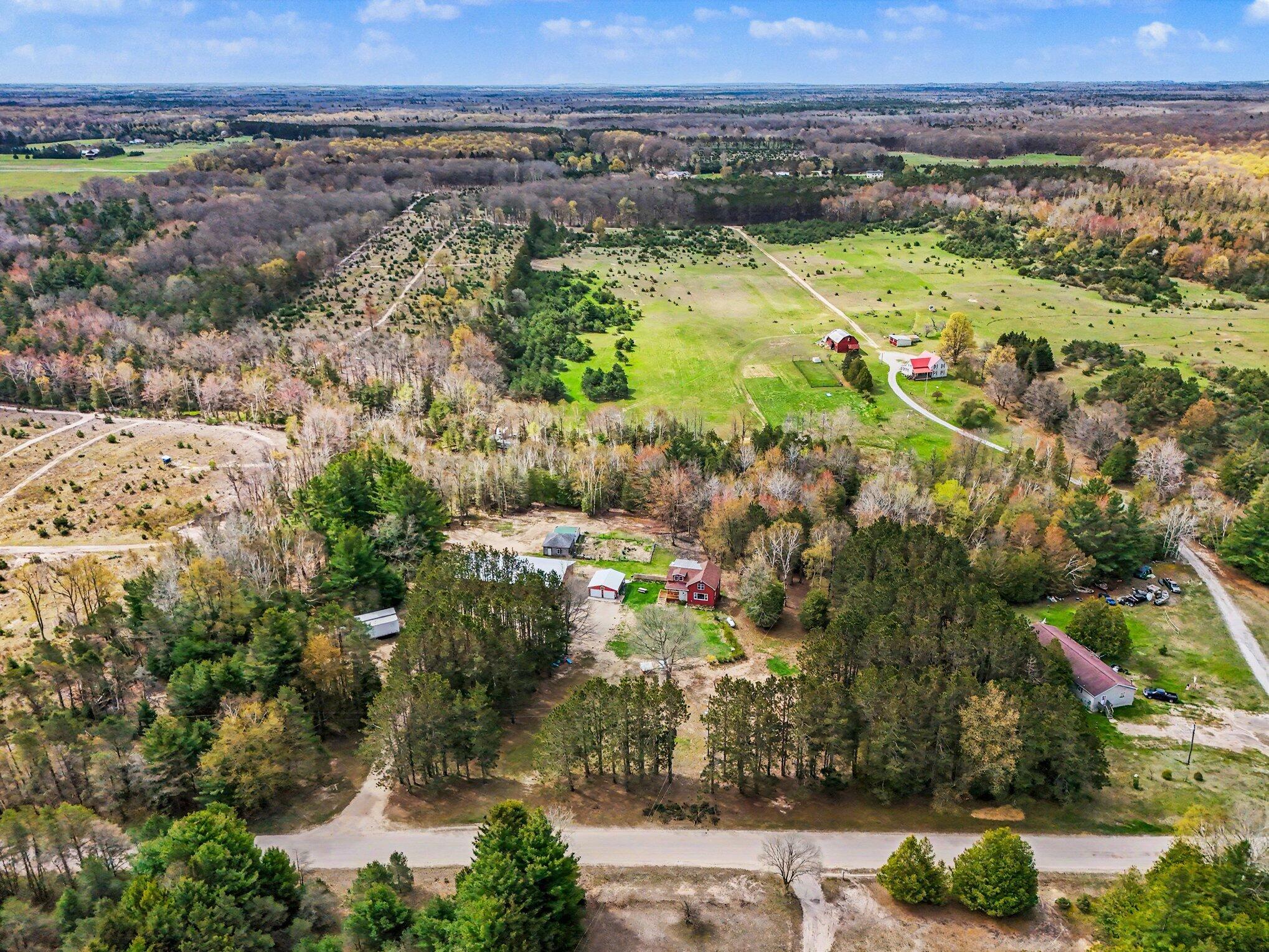 3625 South County Line Road Manistee, MI 49660 - Photo 33 of 34 028_file_3255