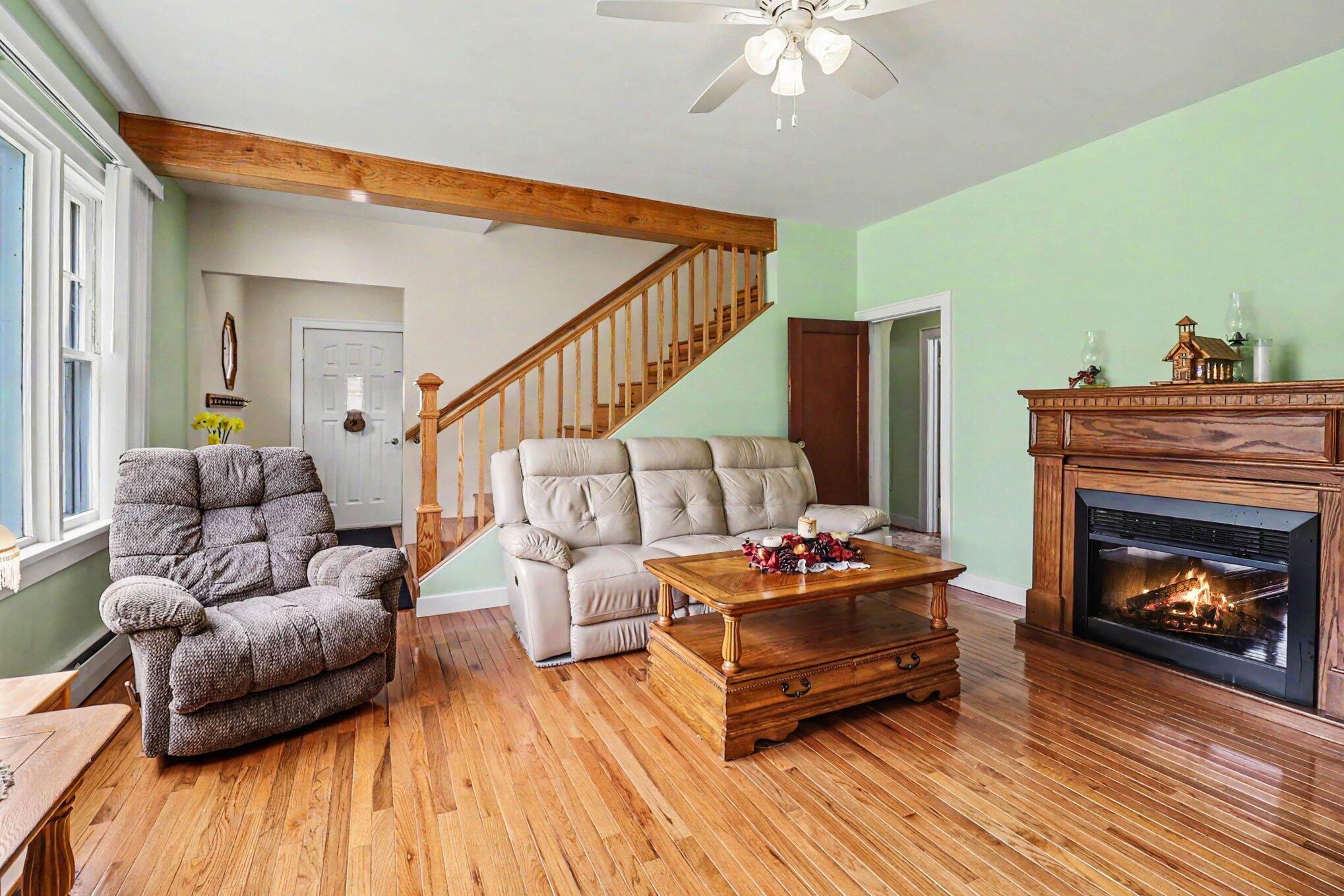 3625 South County Line Road Manistee, MI 49660 - Photo 9 of 34 Living Room