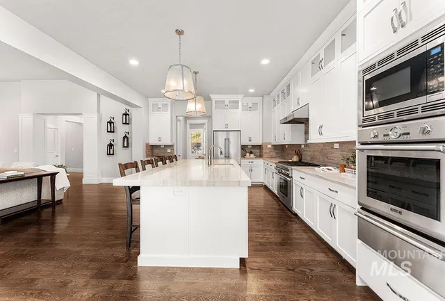 $1,699,990 | 1102 North Lionbridge Avenue, Eagle, ID 83616