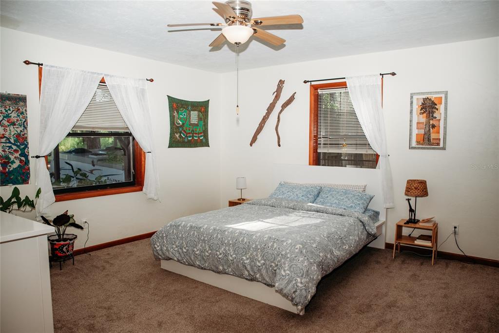 2002 Southwest 43rd Avenue Gainesville, FL 32608 - Photo 2 of 27 Gallery Image 2
