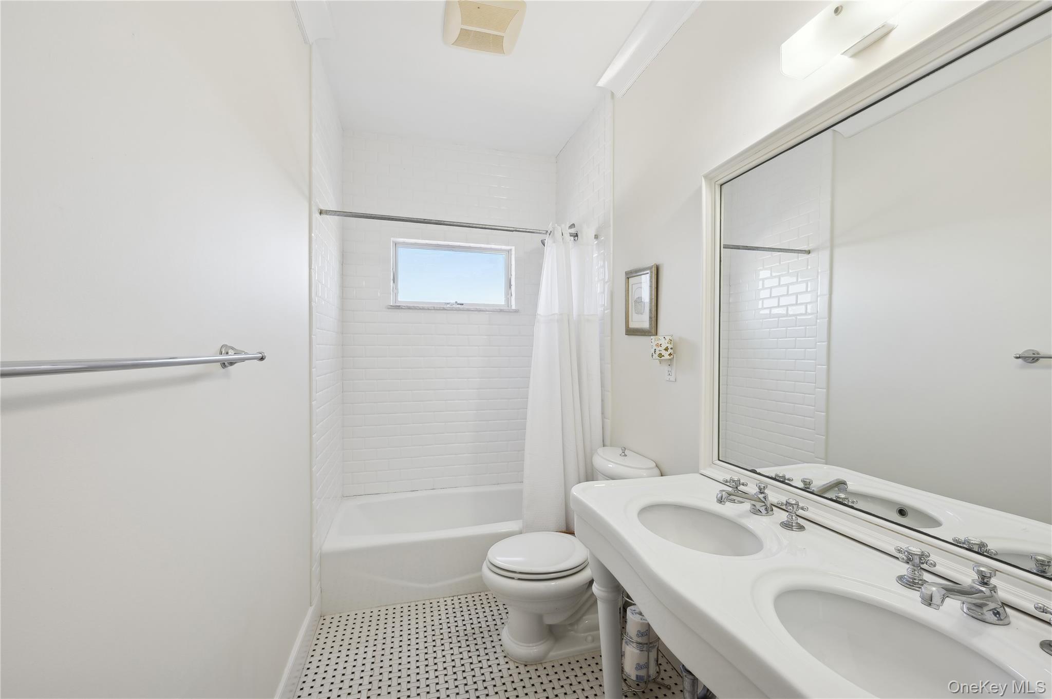 902 Dune Road West Hampton Dunes, NY 11978 - Photo 7 of 30