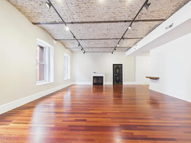 $499,900 | 300 Wall Street, Unit 201, St. Paul, MN 55101