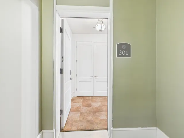 $499,900 | 300 Wall Street, Unit 201, St. Paul, MN 55101