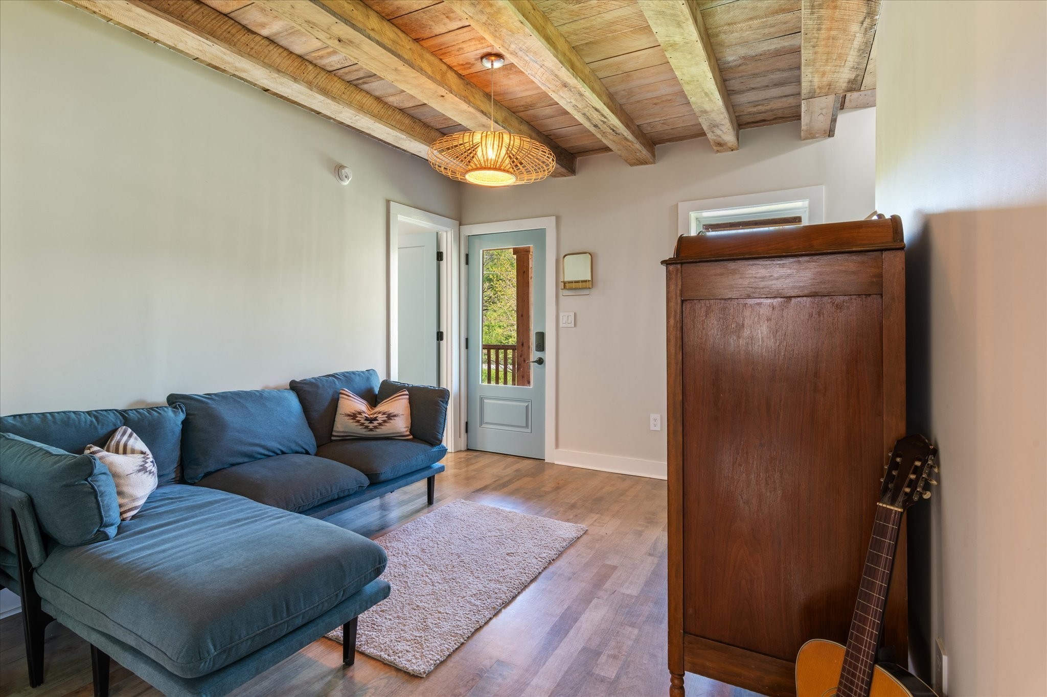 8315 West Sheepneck Road Mount Pleasant, TN 38474 - Photo 7 of 24 a living room with furniture and a rug