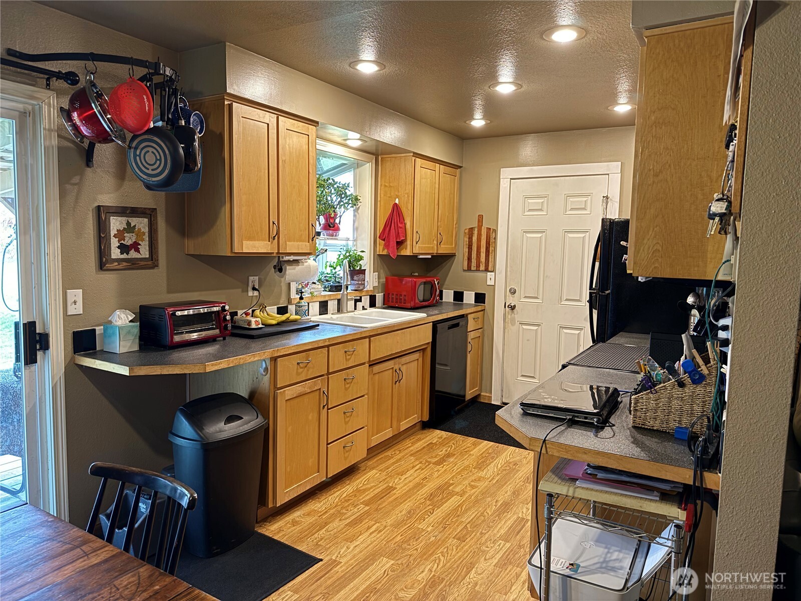 11477 Tulin Road Northeast Kingston, WA 98346 - Photo 6 of 36