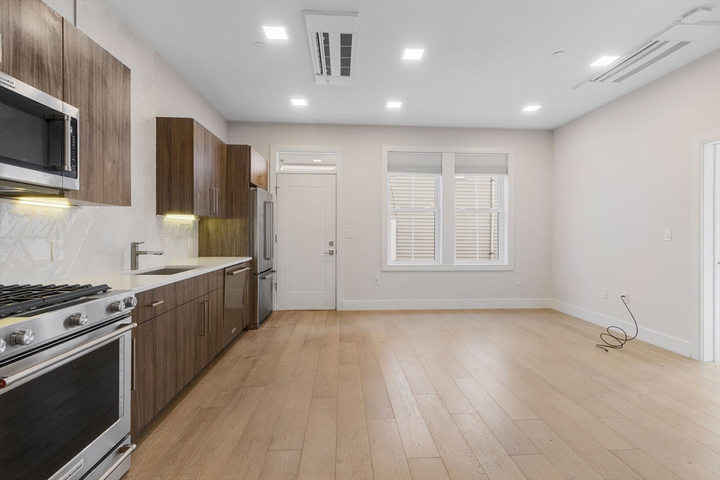 24 Rush Street, Unit E Somerville, MA 02145 - Photo 2 of 16