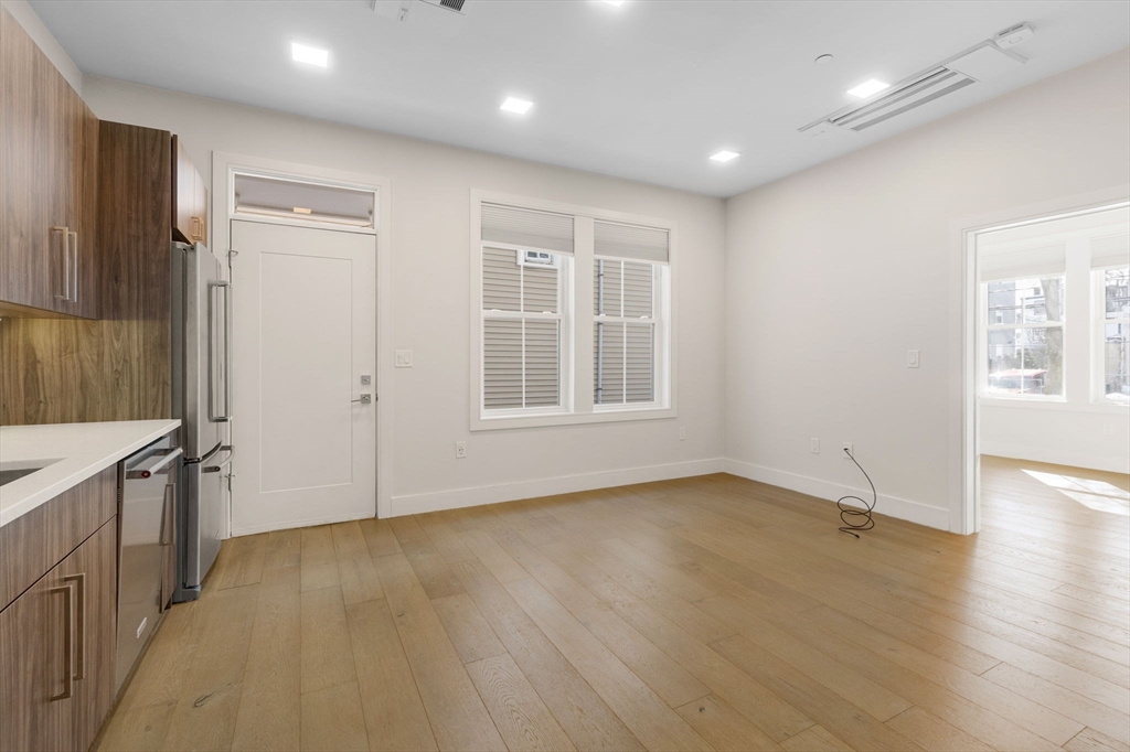 24 Rush Street, Unit E Somerville, MA 02145 - Photo 8 of 16