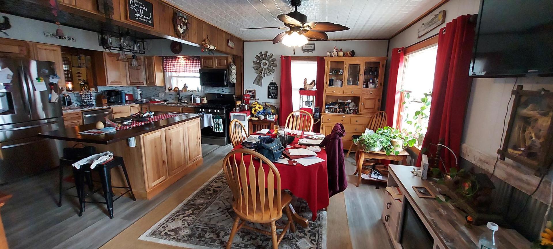 1640 170th Avenue Reynolds, IL 61279 - Photo 11 of 33 a view of a interior of the house
