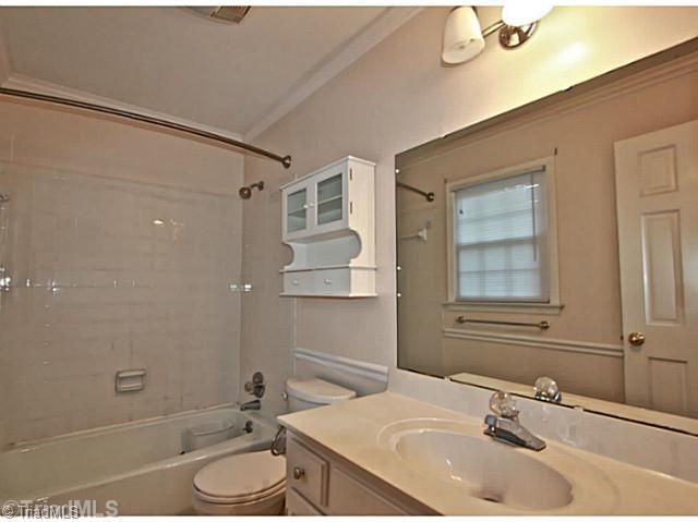 4601 Highberry Road Greensboro, NC 27410 - Photo 10 of 16 Bath.