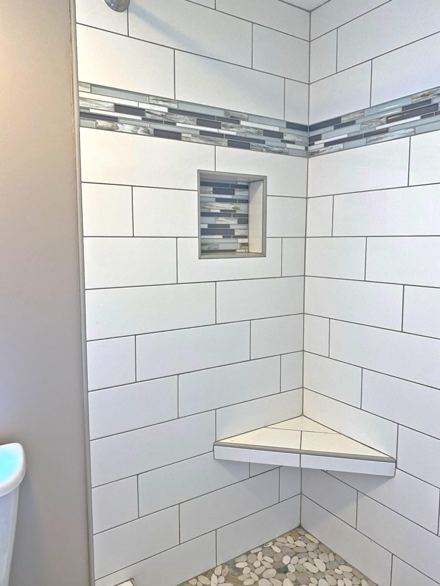 52055 Read Loop La Pine, OR 97739 - Photo 19 of 36 Bathroom