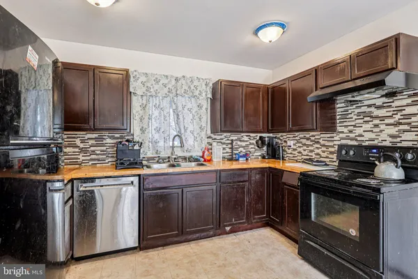 $340,000 | 32 Millbrook Drive, Willingboro, NJ 08046