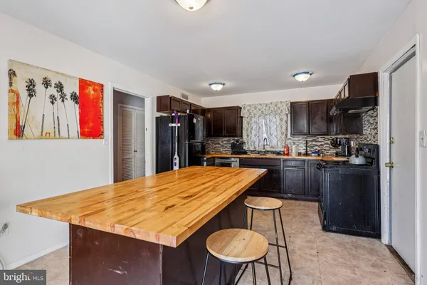 $340,000 | 32 Millbrook Drive, Willingboro, NJ 08046
