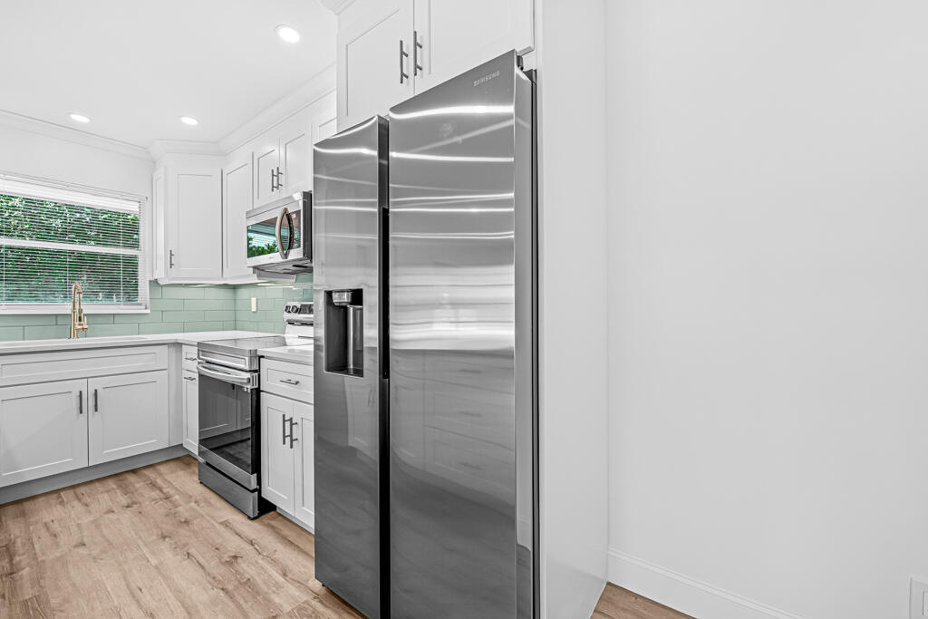 405 High Point Boulevard North, Unit D Delray Beach, FL 33445 - Photo 16 of 51 Kitchen