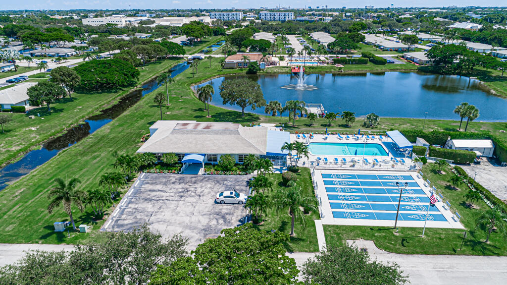 405 High Point Boulevard North, Unit D Delray Beach, FL 33445 - Photo 34 of 51 Community