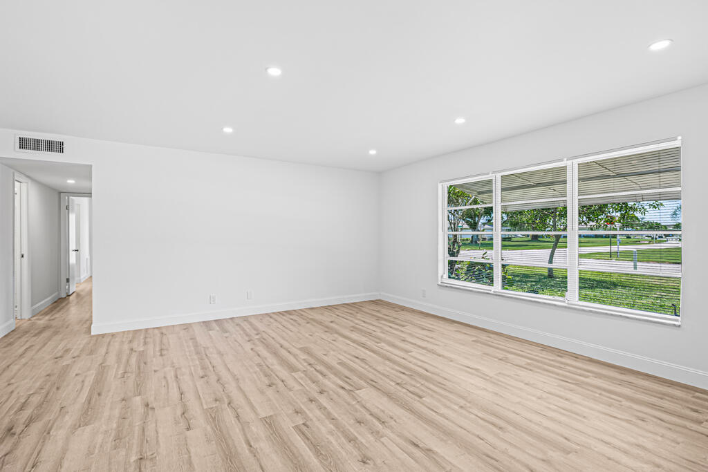 405 High Point Boulevard North, Unit D Delray Beach, FL 33445 - Photo 5 of 51 Living Room