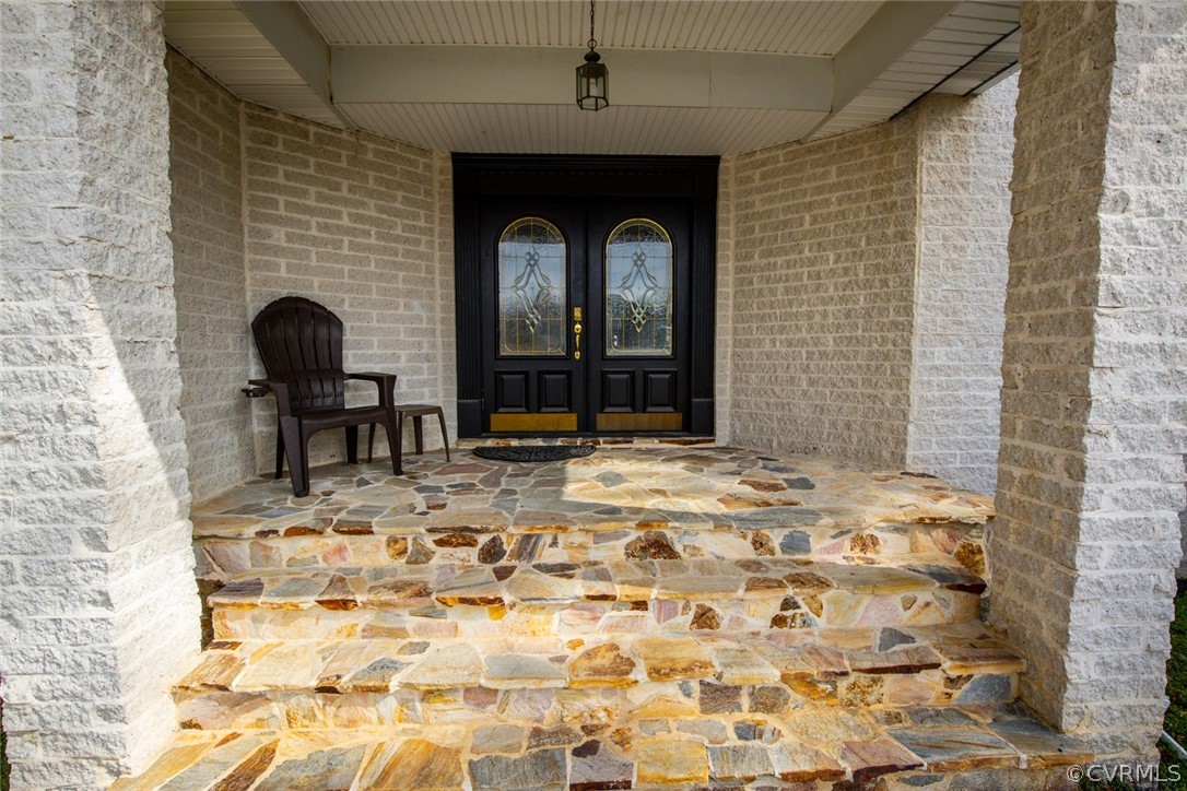 11184 Cauthorne Road Glen Allen, VA 23059 - Photo 2 of 25 Gallery Image 2