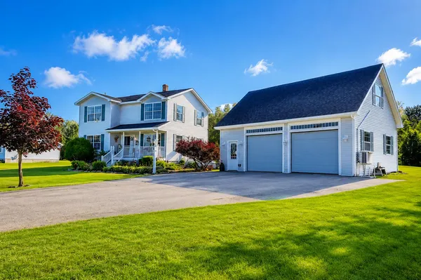 $511,000 | 2025 Glenwood Avenue, Hermon, ME 04401