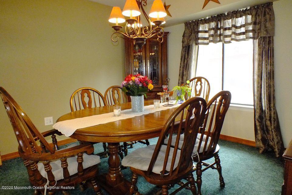 45 Ashford Road Jackson, NJ 08527 - Photo 3 of 11 Dining room