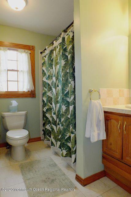 45 Ashford Road Jackson, NJ 08527 - Photo 8 of 11 Bathroom