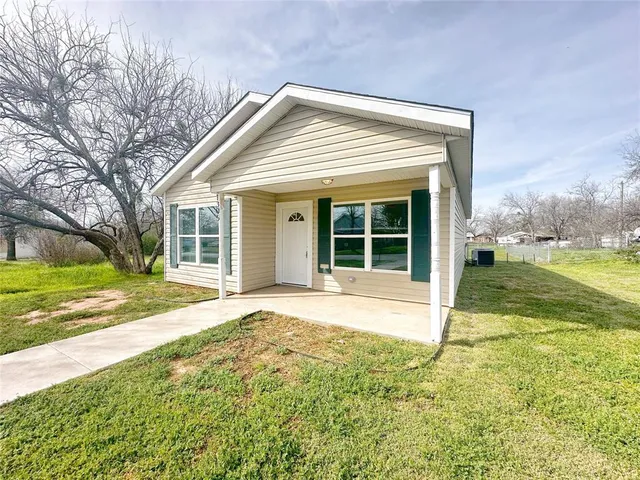 $99,000 | 1305 Blewett Street, Graham, TX 76450