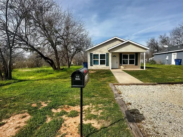 $99,000 | 1305 Blewett Street, Graham, TX 76450