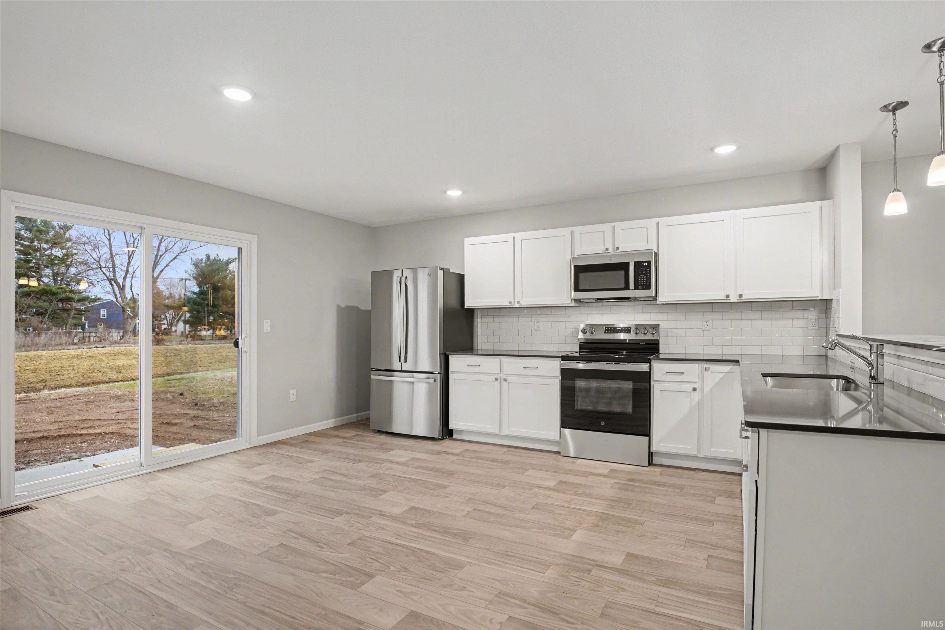 5116 Bankside Court Mishawaka, IN 46544 - Photo 6 of 32