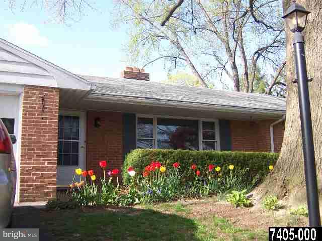 937 Southern Road York, PA 17403 - Photo 2 of 5 Gallery Image 2