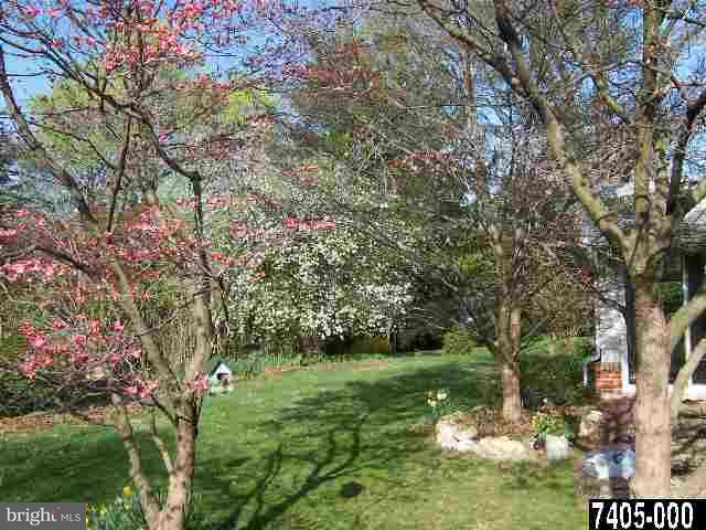 937 Southern Road York, PA 17403 - Photo 3 of 5 Gallery Image 3