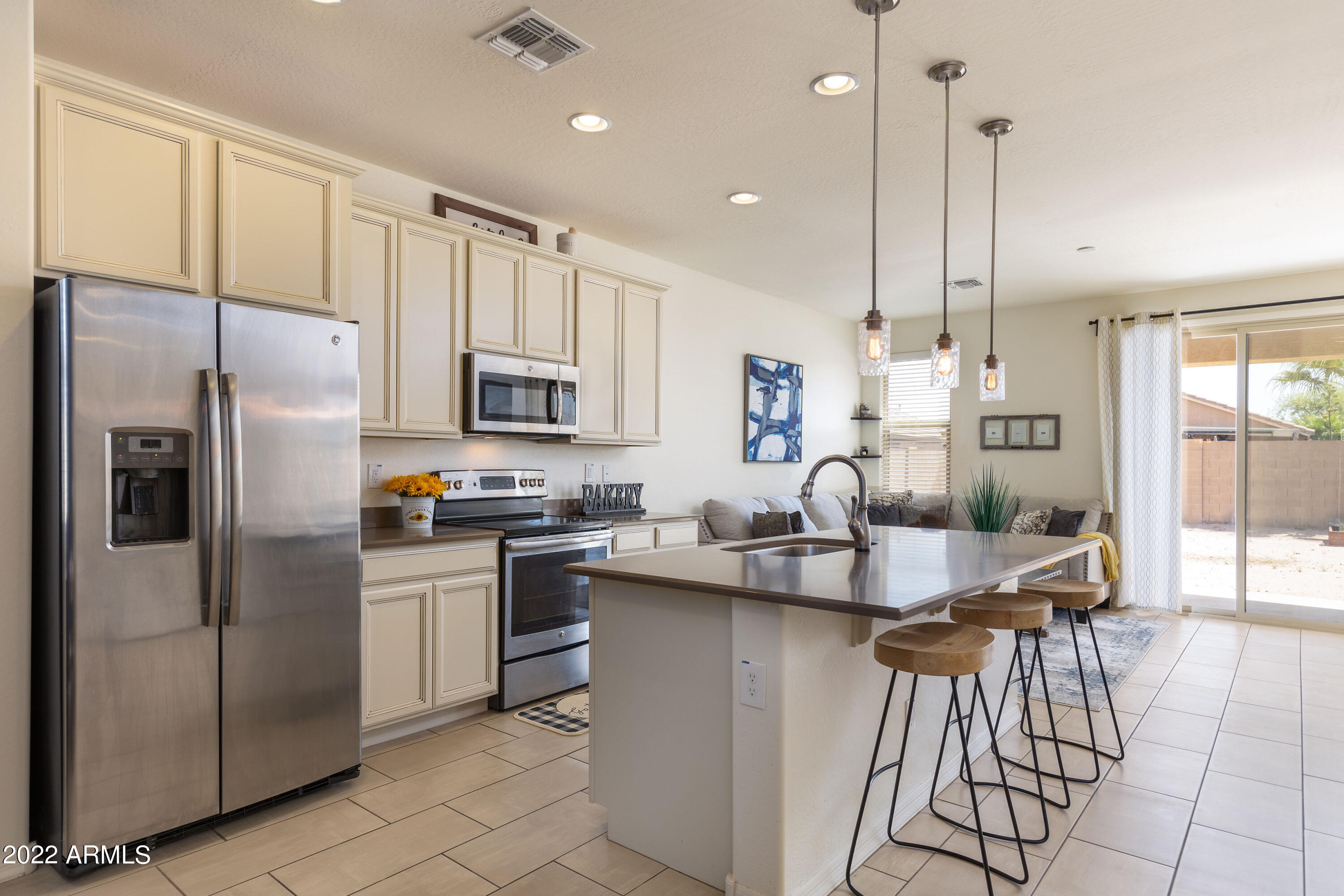 19455 North Stonegate Road Maricopa, AZ 85138 - Photo 5 of 14 6'0 Island With Quartz Countertops