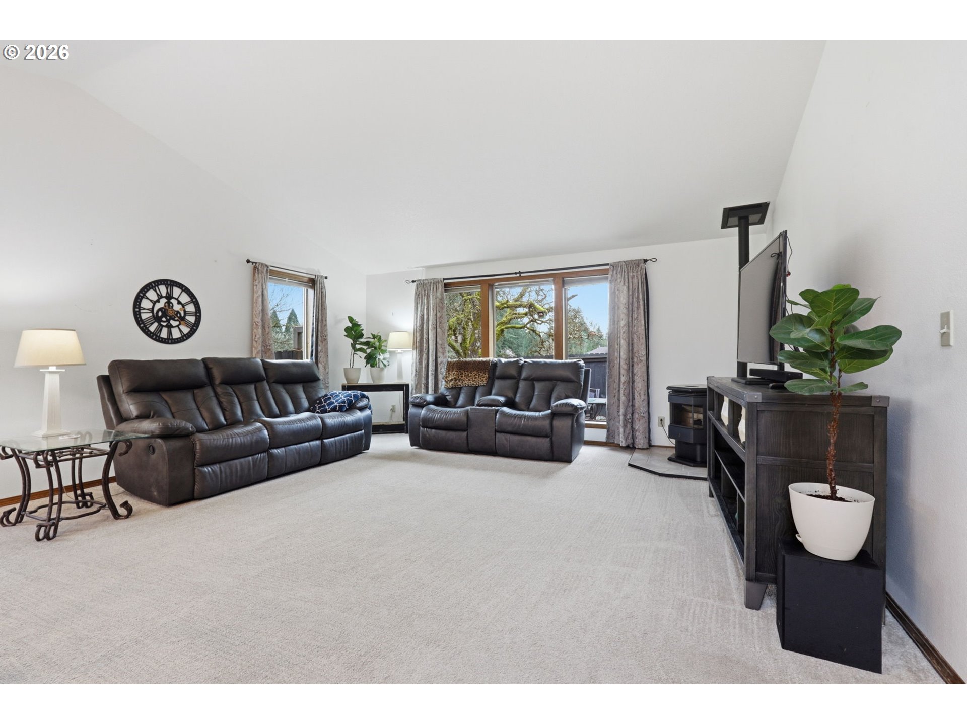 33954 Vista Lane Warren, OR 97053 - Photo 24 of 48 a living room with furniture and a potted plant