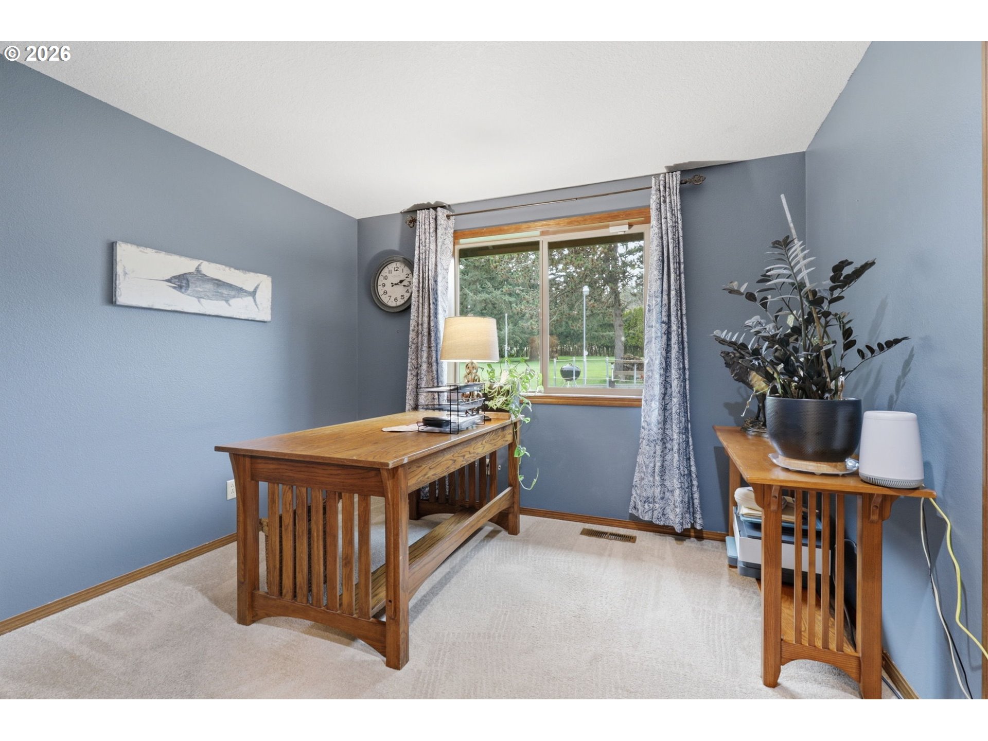 33954 Vista Lane Warren, OR 97053 - Photo 38 of 48 a room with furniture and a potted plant