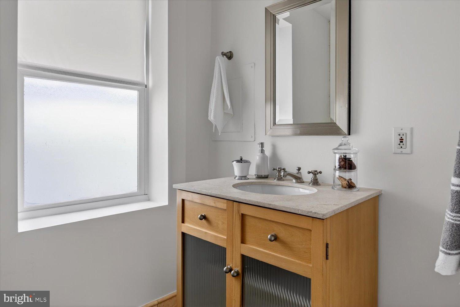 911 Independence Avenue Southeast Washington, DC 20003 - Photo 29 of 38 Second floor full bath