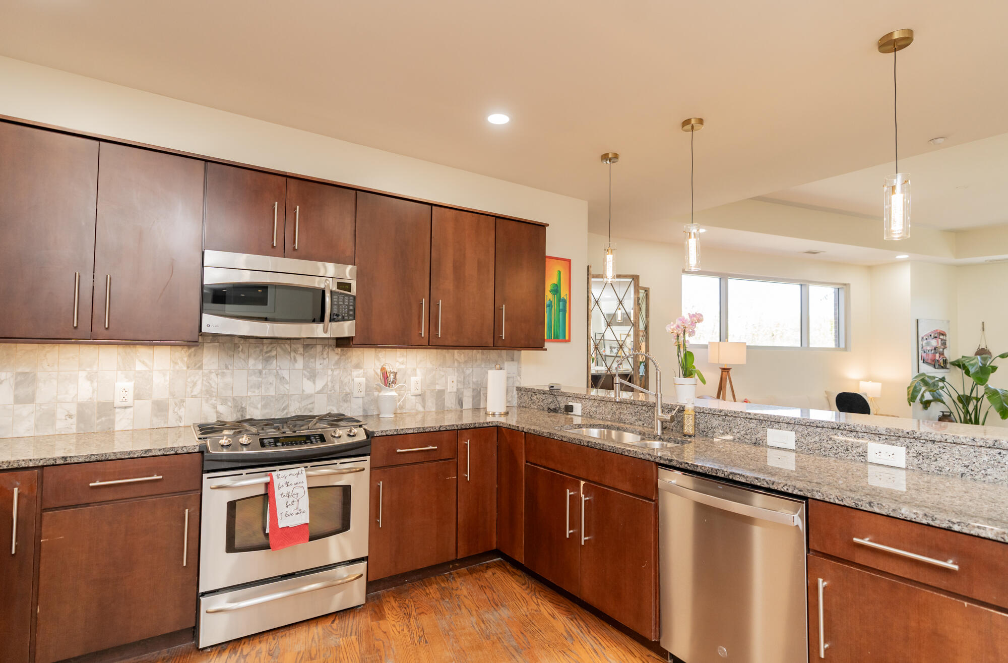 4 Cherokee Blvd., Unit 314 Chattanooga, TN 37405 - Photo 10 of 63 Loads of countertop space