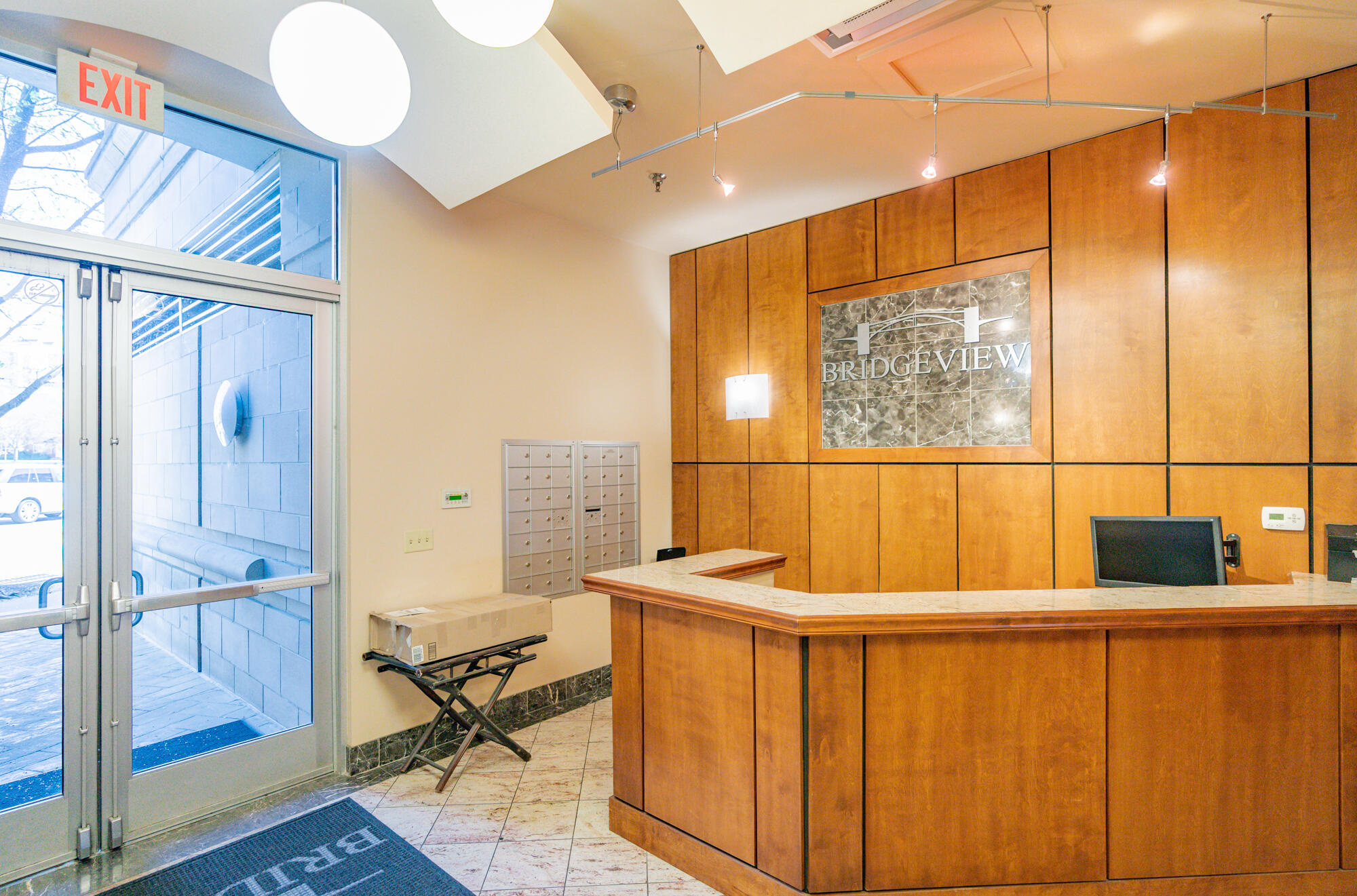 4 Cherokee Blvd., Unit 314 Chattanooga, TN 37405 - Photo 29 of 63 Concierge desk