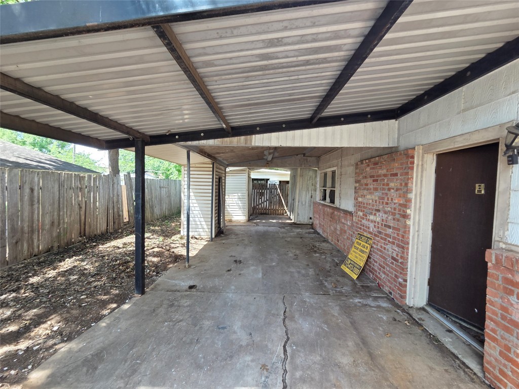 4302 Columbia Road Wichita Falls, TX 76310 - Photo 5 of 6 a view of a roof deck