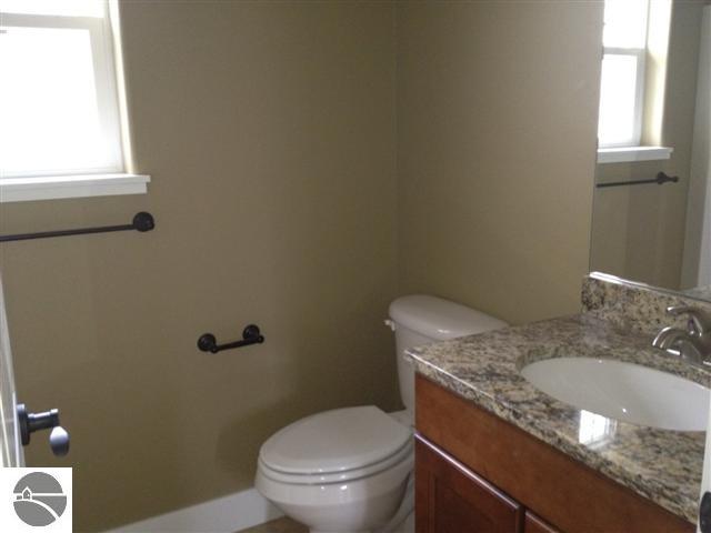 10738 Shrewbury Road Traverse City, MI 49684 - Photo 18 of 23 1739864-17.JPG