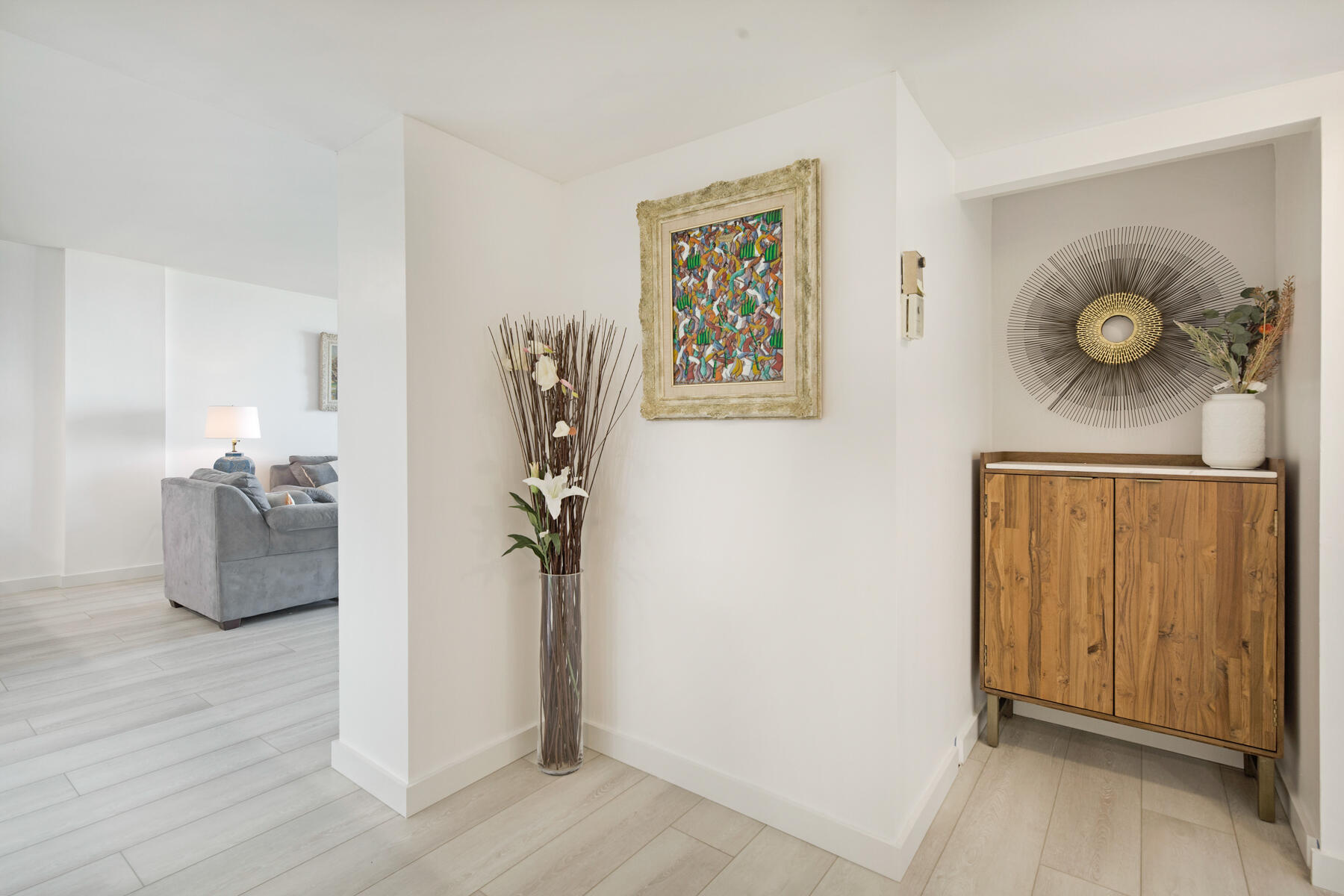 2121 North Ocean Boulevard, Unit 1604W Boca Raton, FL 33431 - Photo 16 of 60 Foyer area