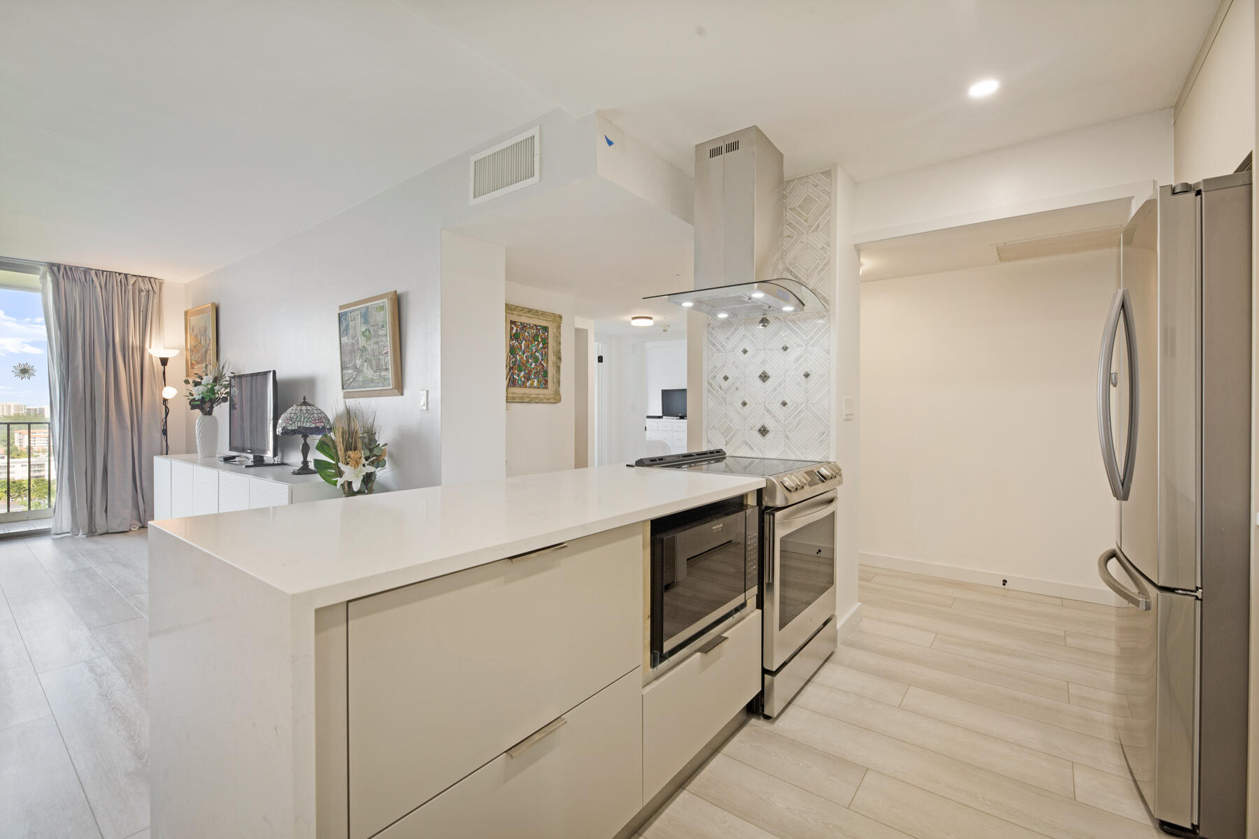 2121 North Ocean Boulevard, Unit 1604W Boca Raton, FL 33431 - Photo 6 of 60 Opened-modern kitchen