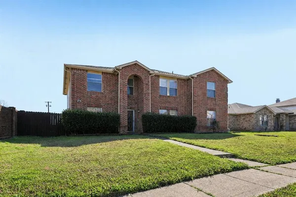 $350,000 | 658 Blue Chalk Drive, Cedar Hill, TX 75104