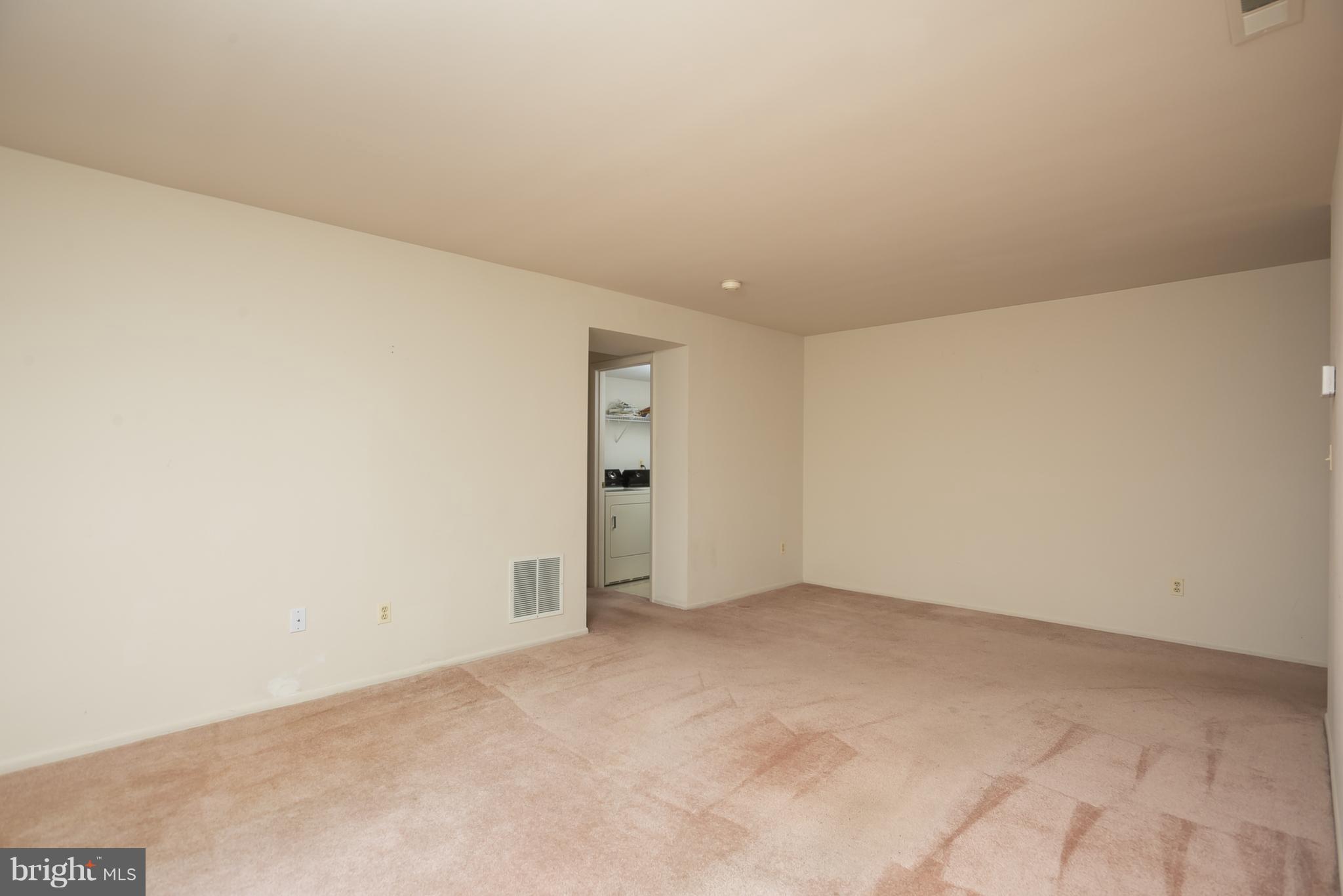 1000 Spring Gate Road, Unit 2A Baltimore, MD 21228 - Photo 4 of 25 Living Room