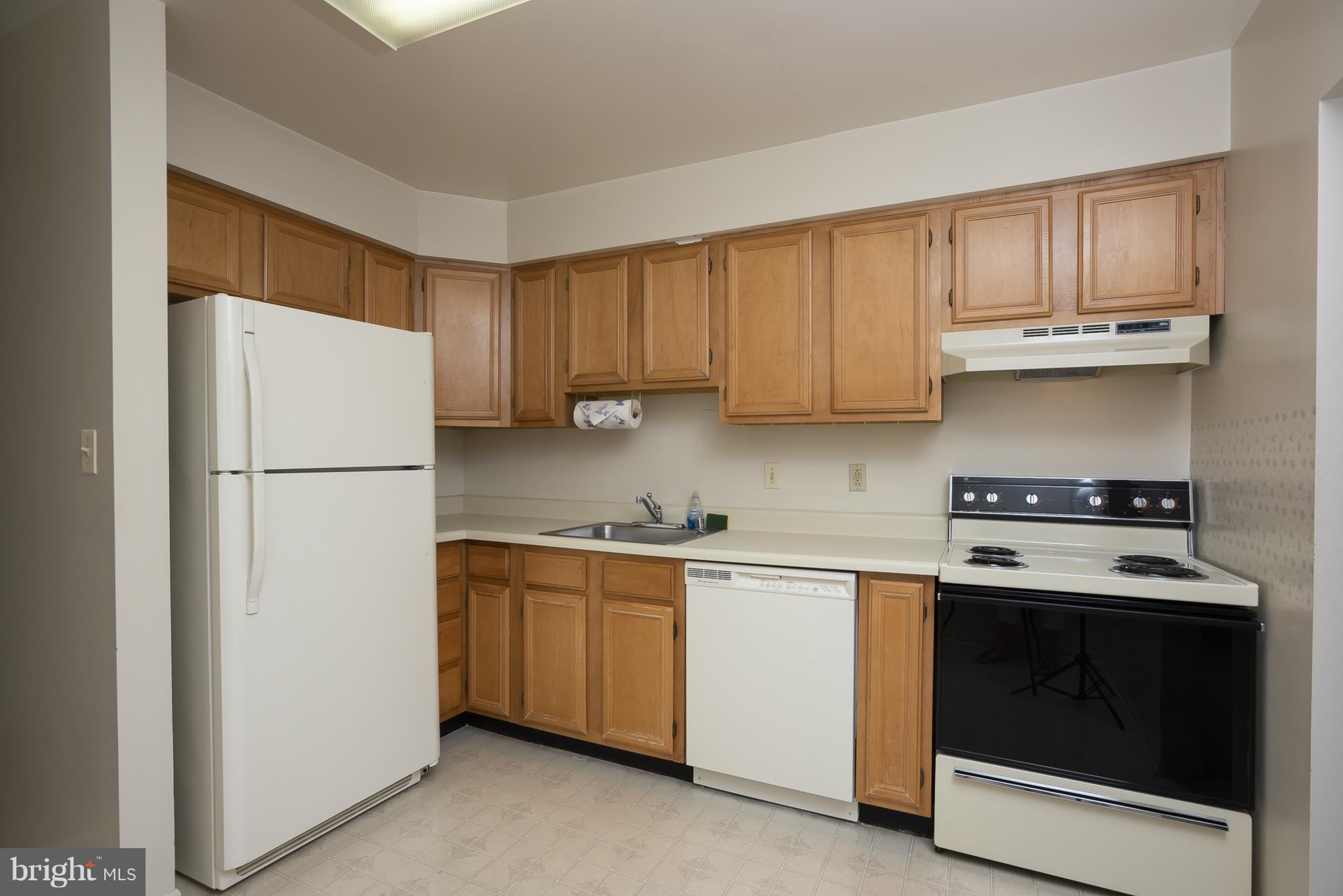 1000 Spring Gate Road, Unit 2A Baltimore, MD 21228 - Photo 5 of 25 Kitchen