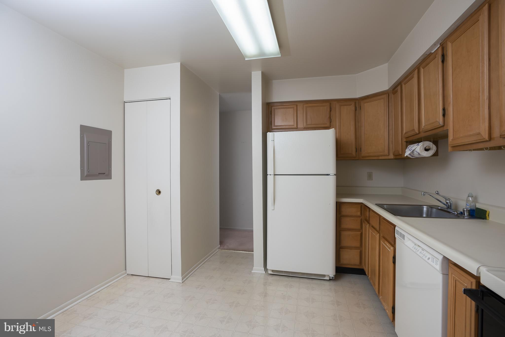 1000 Spring Gate Road, Unit 2A Baltimore, MD 21228 - Photo 7 of 25 Kitchen