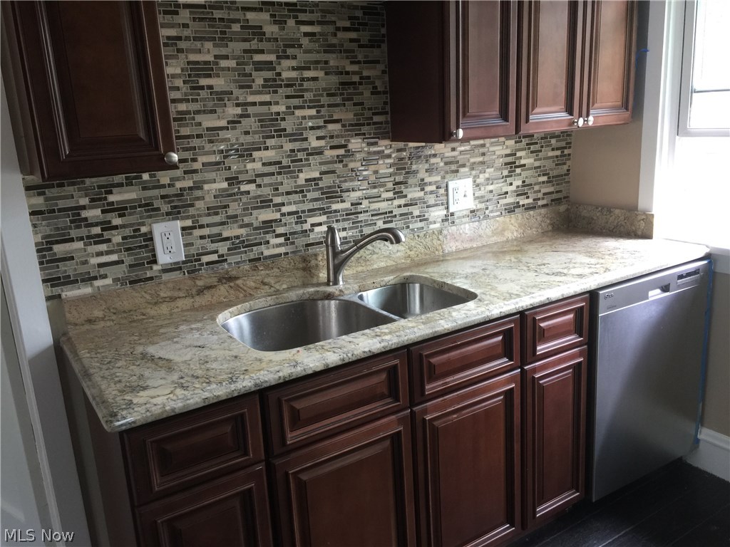 3632 Chelton Road Cleveland, OH 44120 - Photo 13 of 24