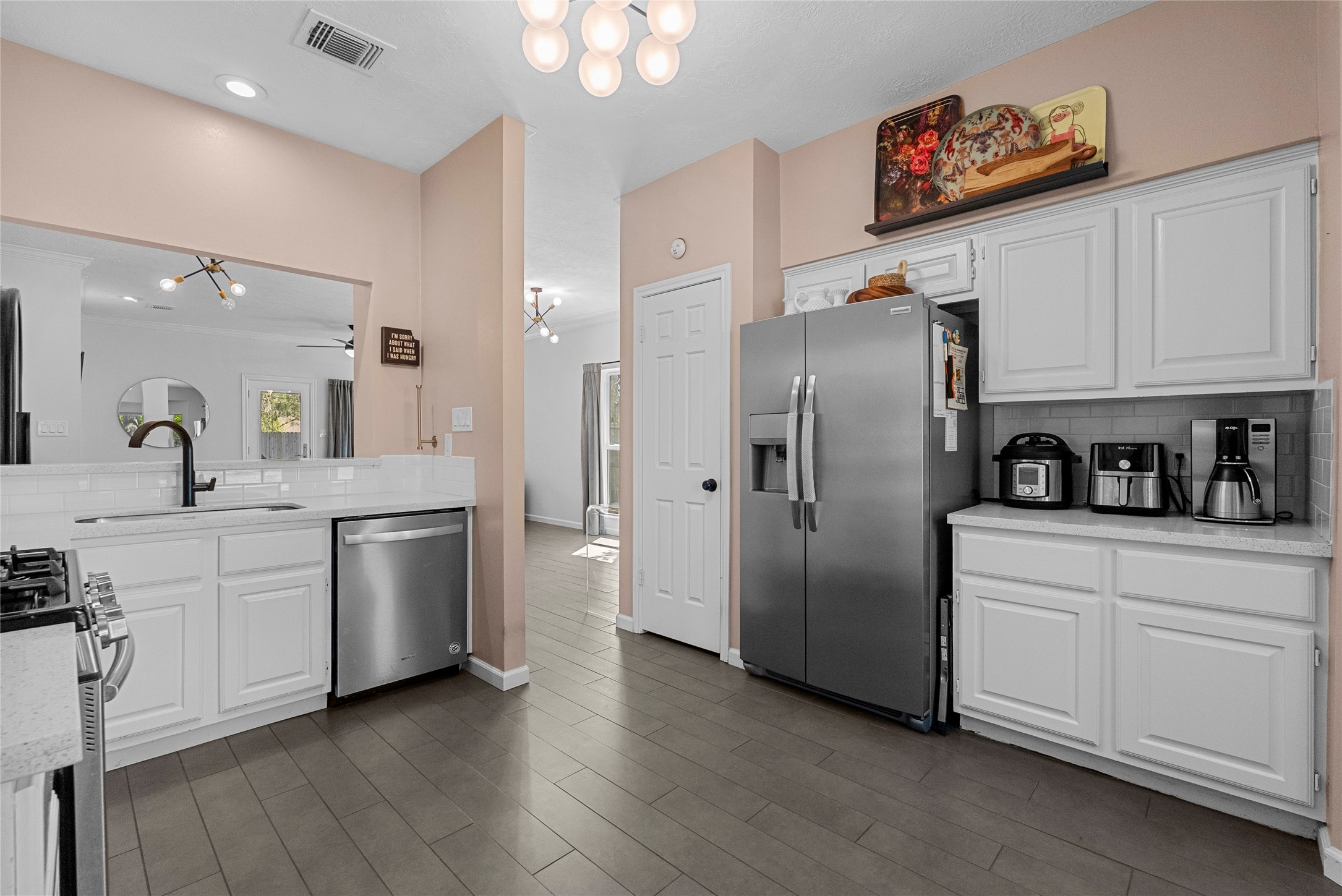 1518 Mabry Mill Road Houston, TX 77062 - Photo 14 of 38