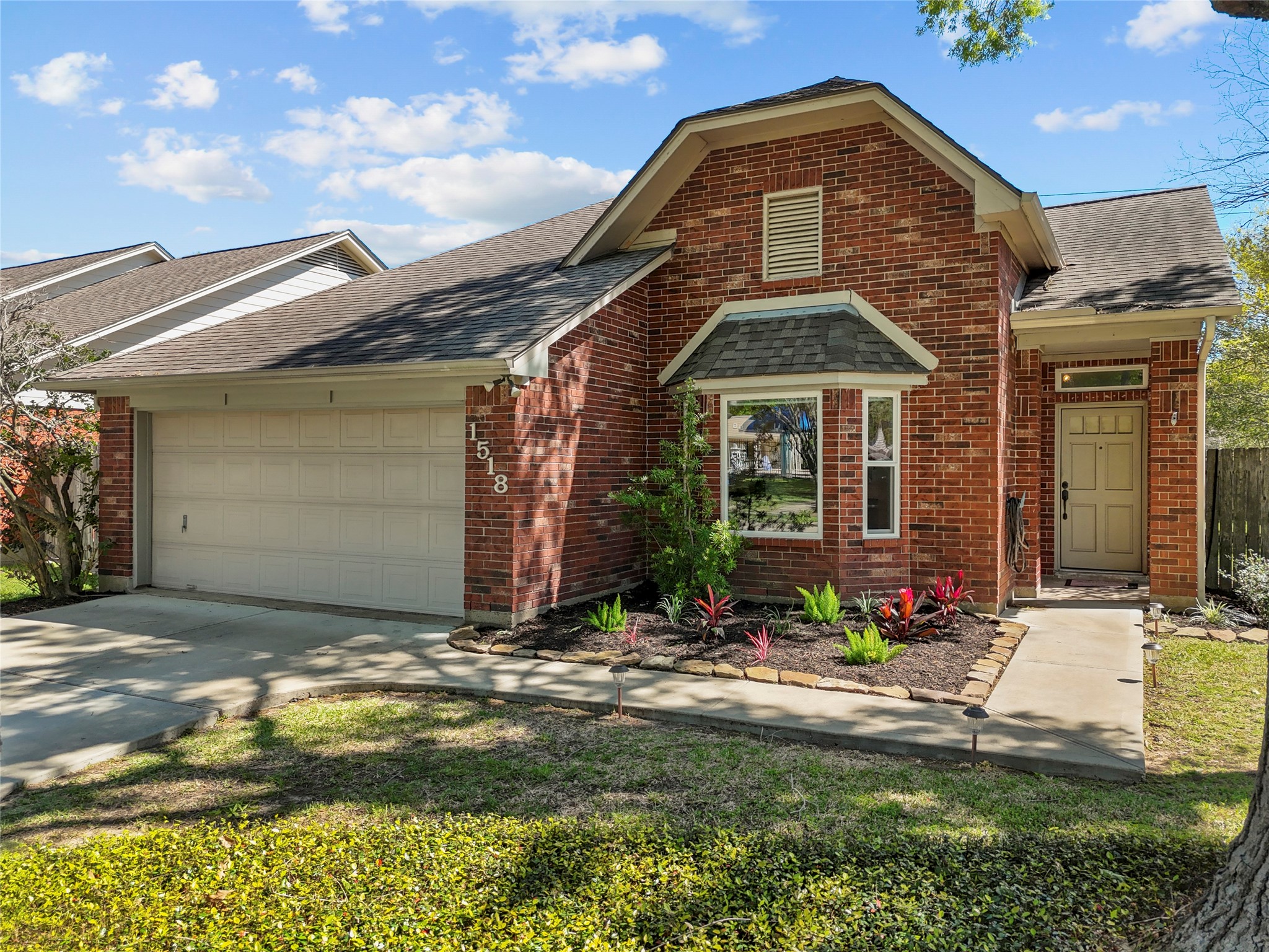 1518 Mabry Mill Road Houston, TX 77062 - Photo 2 of 38