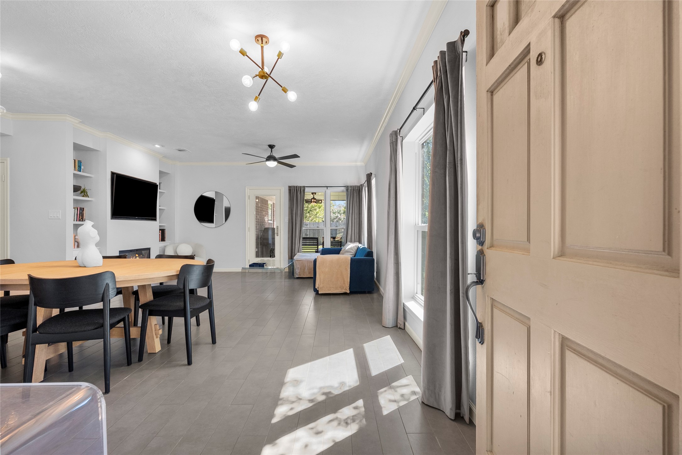 1518 Mabry Mill Road Houston, TX 77062 - Photo 4 of 38