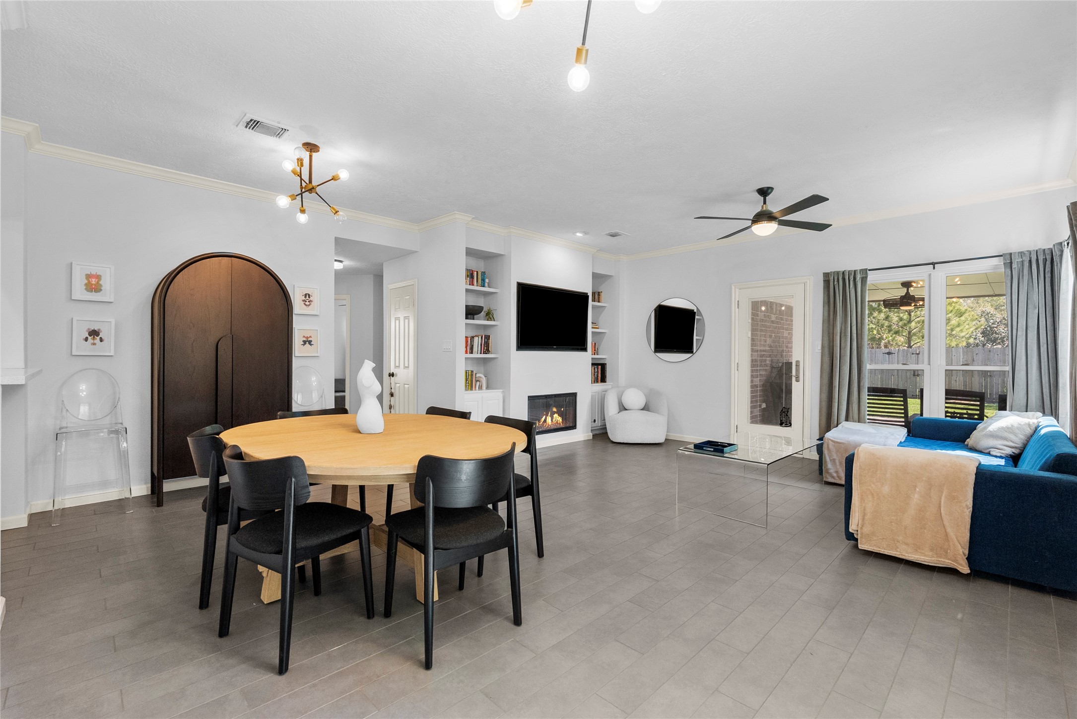 1518 Mabry Mill Road Houston, TX 77062 - Photo 10 of 38